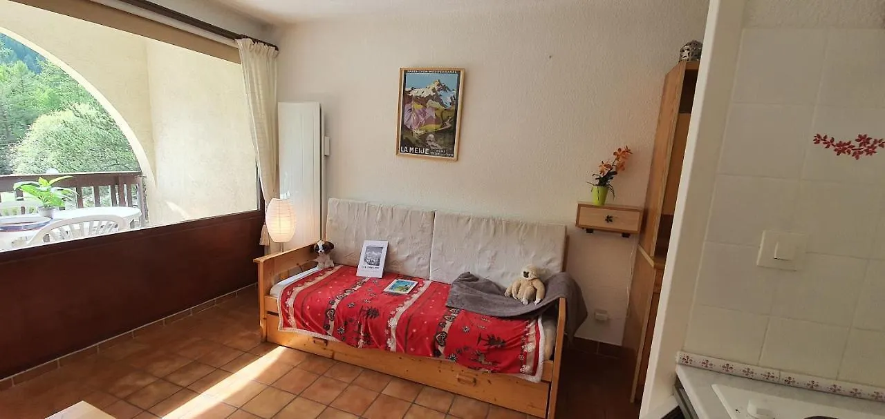 Grand Serre Che A La Salle-les-Alpes Apartment
